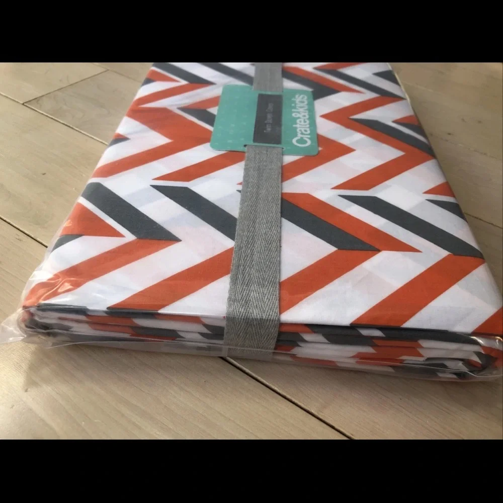 Crate & Barrel Kids zig zag Patterned Orange and Gray cotton duvet